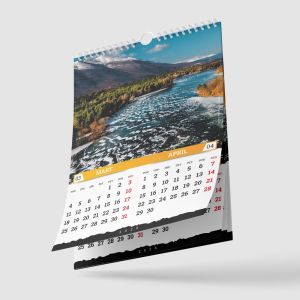 Zidni kalendar sa sedam listova.